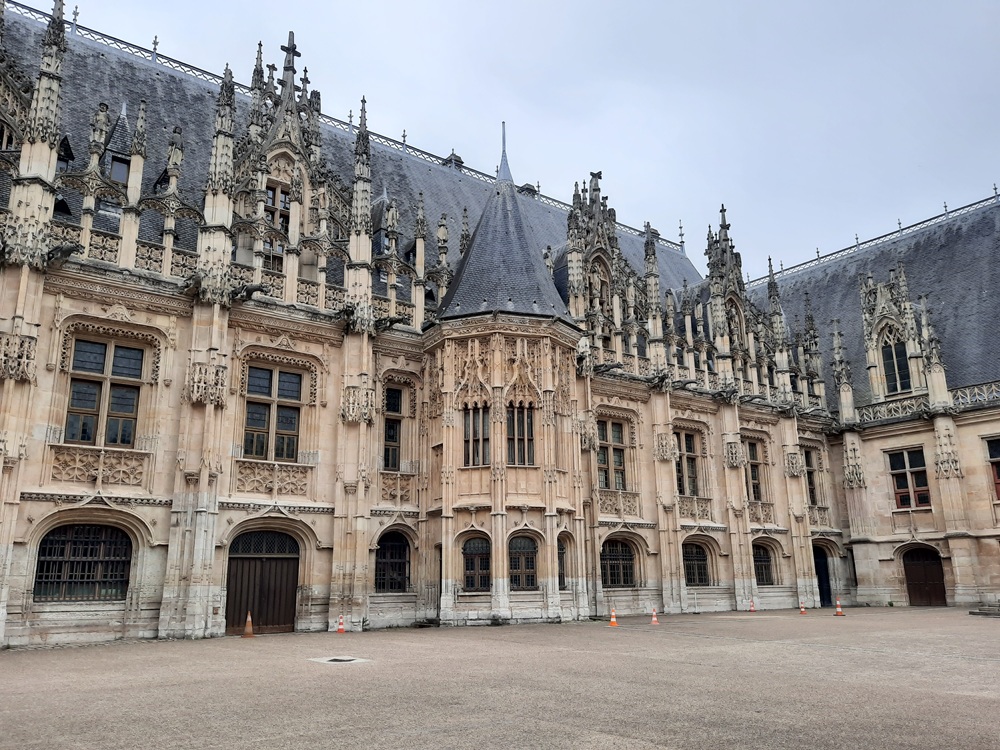 Le palais de justice de Rouen