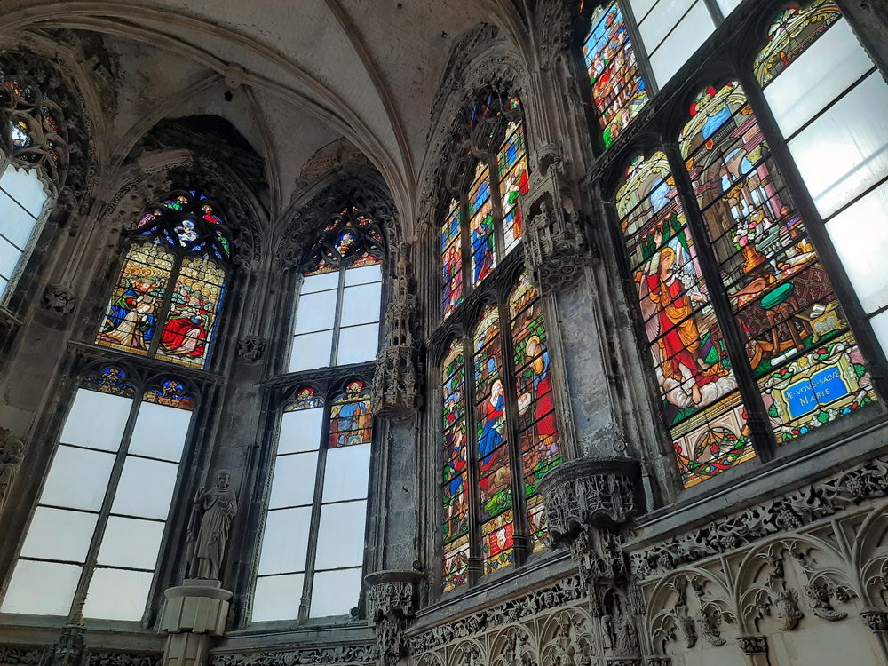 Encore de beaux vitraux à l'église Saint-Jacques