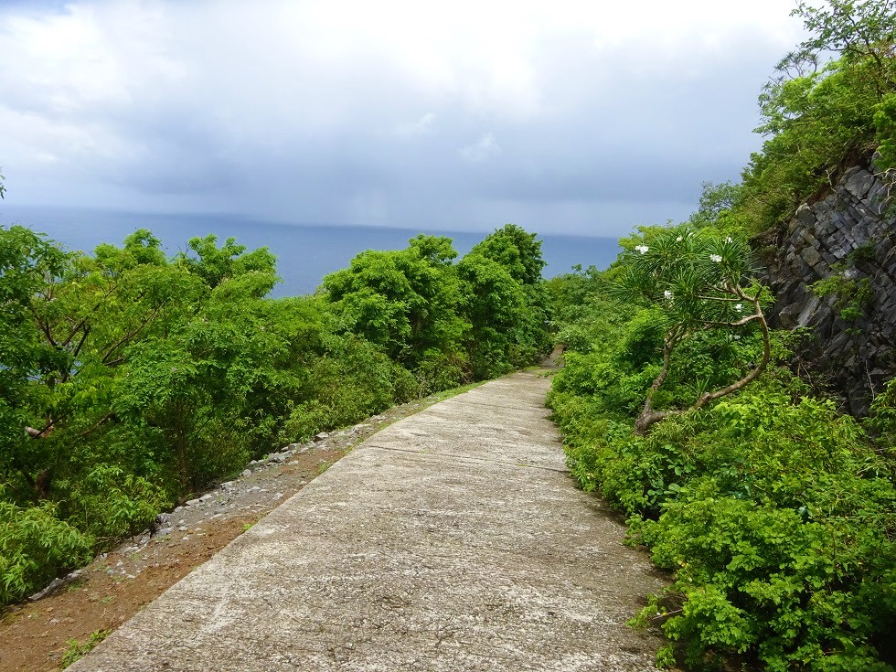 La route bétonnée pietonne