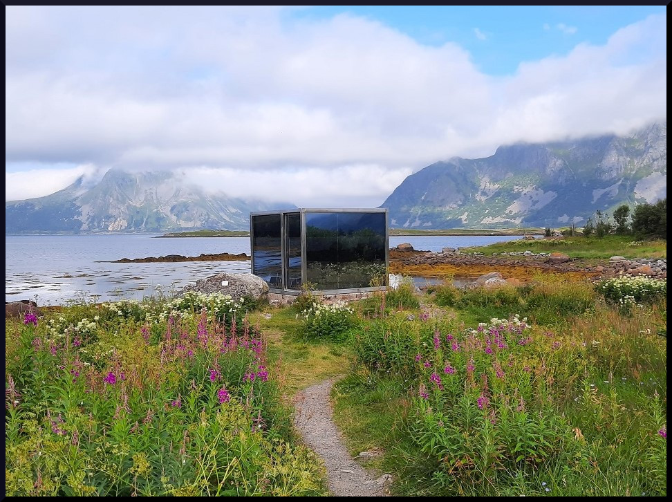 Ces miroirs sont une des oeuvres de Skulpturlandskap Nordland