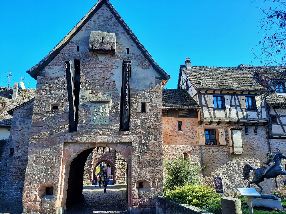 Le pont levis qui précède la Porte Haute de Riquewihr