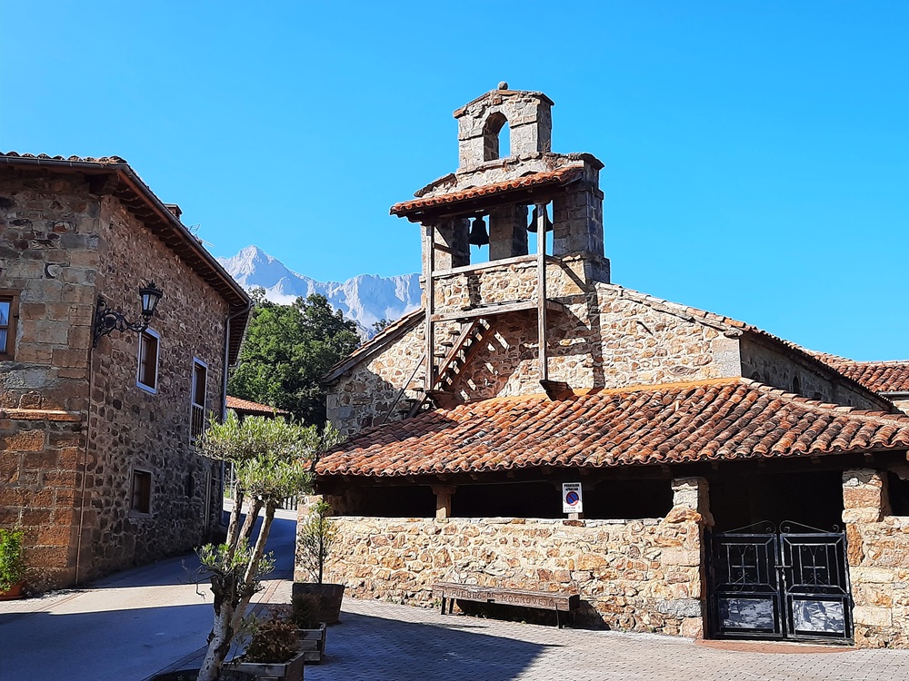 L'église de Mogrovejo