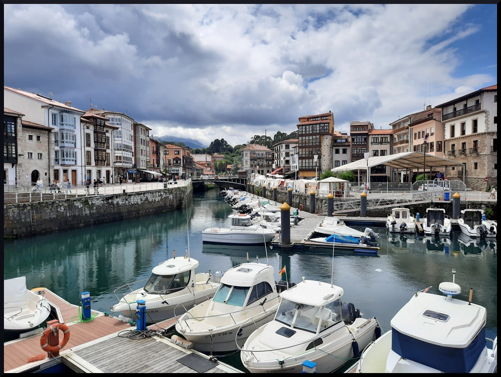 Le port de Llanes