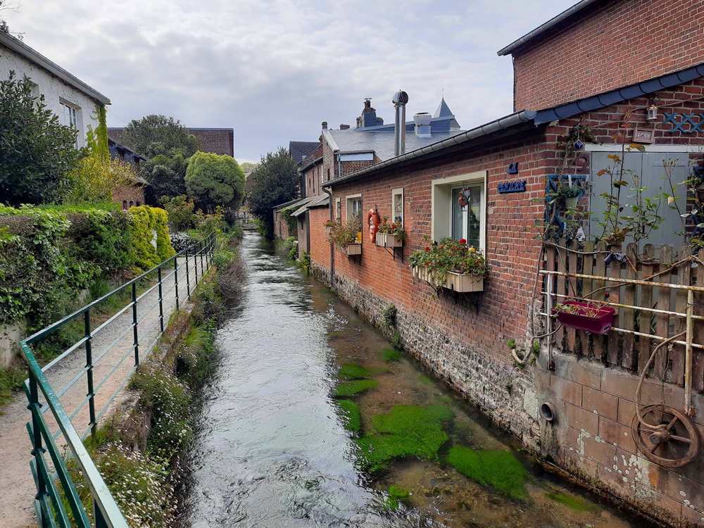 La Veules est le plus court fleuve de France avec seulement 1,15 km de long !