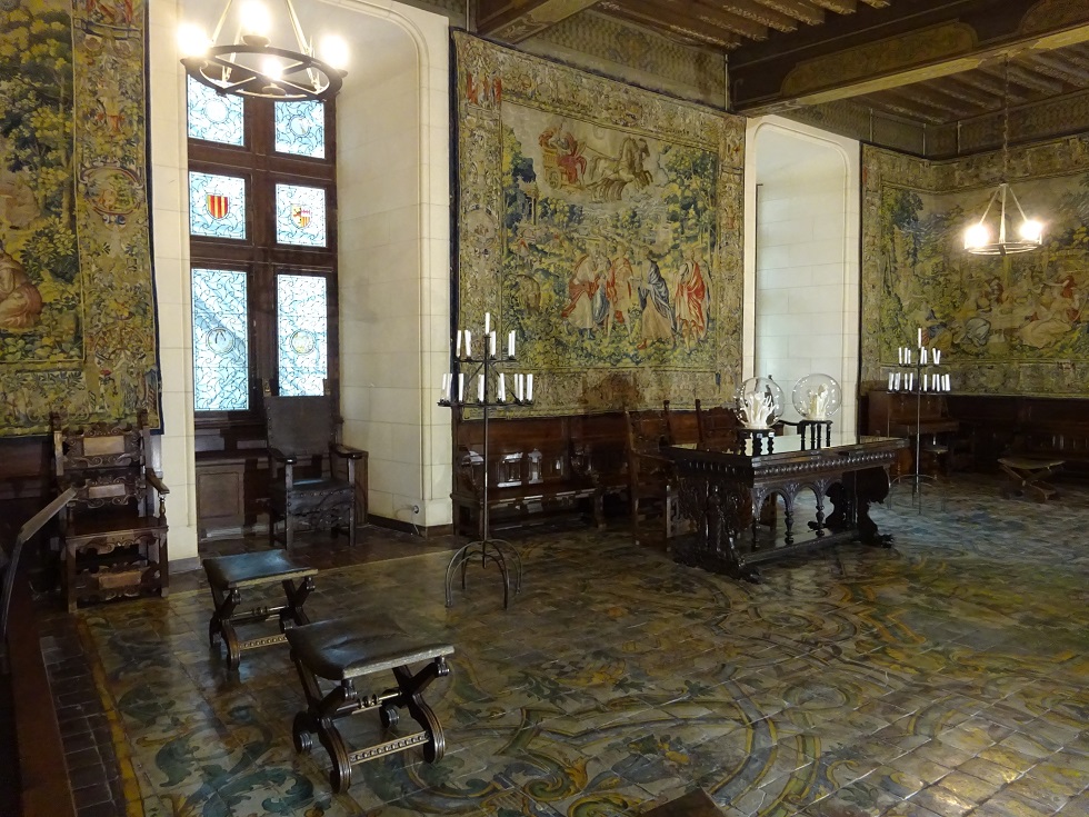 La salle du Conseil possède un magnifique carrelage Majolique du XVIIème siècle provenant d'un palais de Palerme