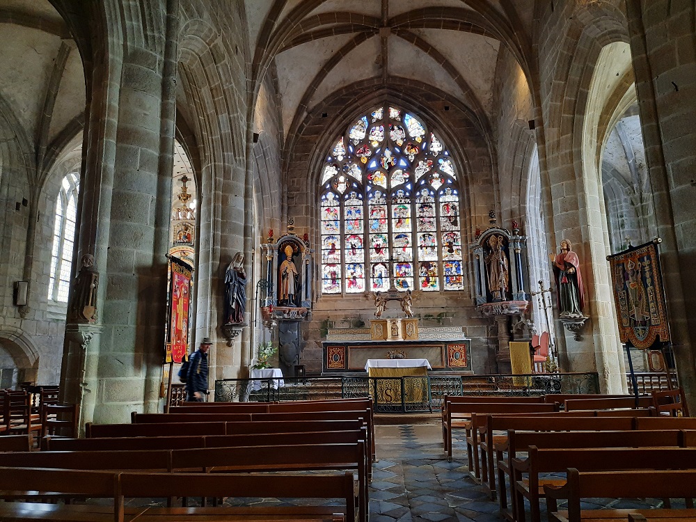 Eglise Saint-Ronan à Locronan, les vitraux sont du XVe siècle