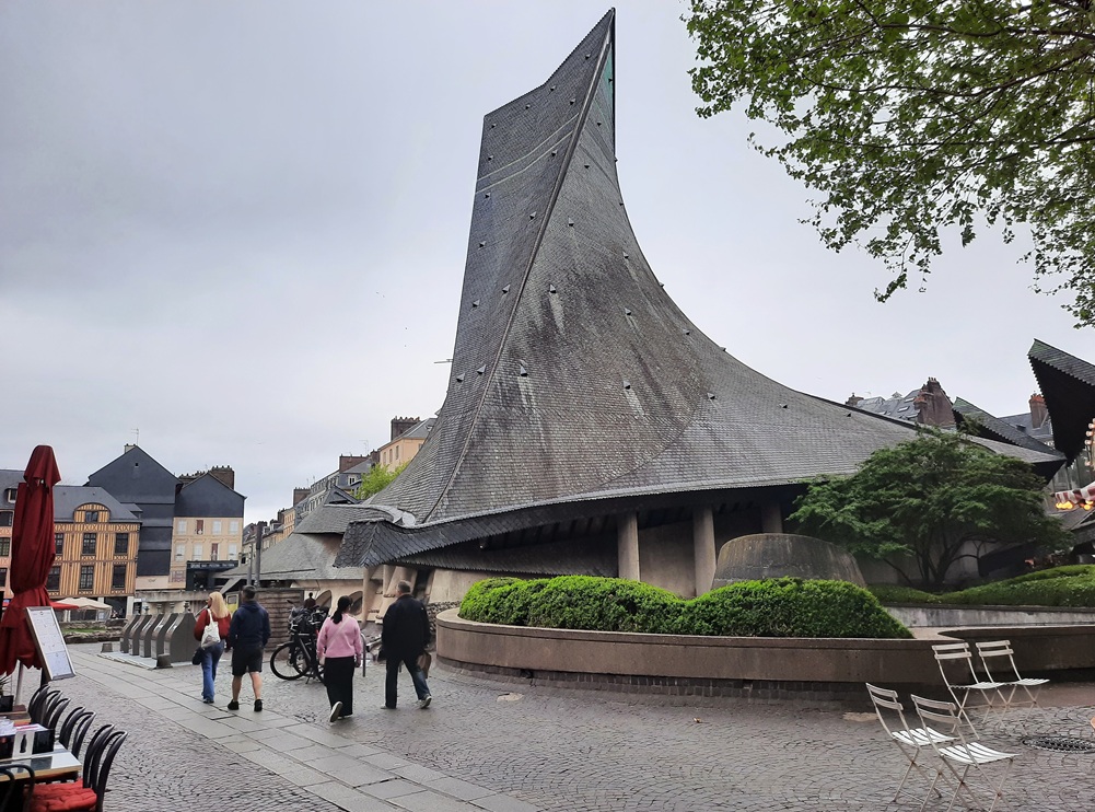 L'église Sainte-Jeanne-d'Arc