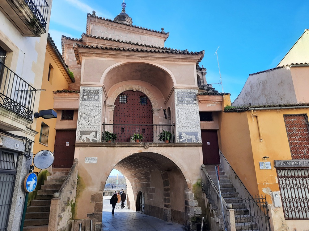 La porte de Trujillo de l'intérieur