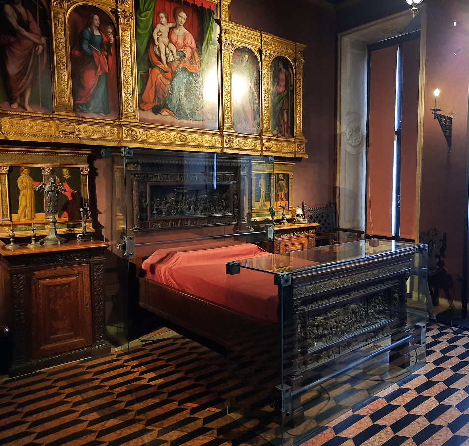 La chambre de Fausto (le frère célibataire) avec des oeuvres dignes des plus grands musées