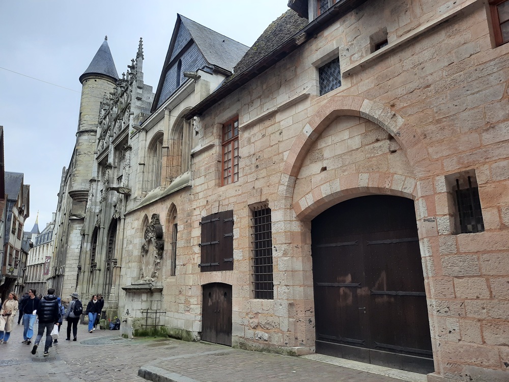 Rue Saint-Romain