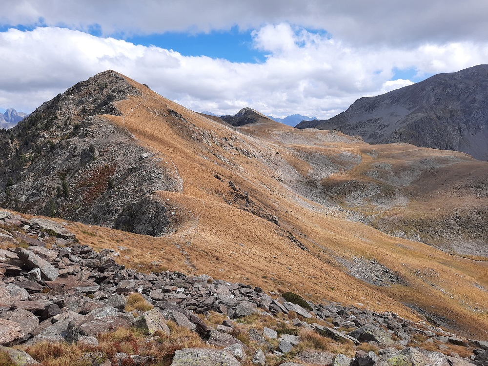Le sentier de crête entre le col Ferrière et le col du Barn, photo prise à la mi-septembre
