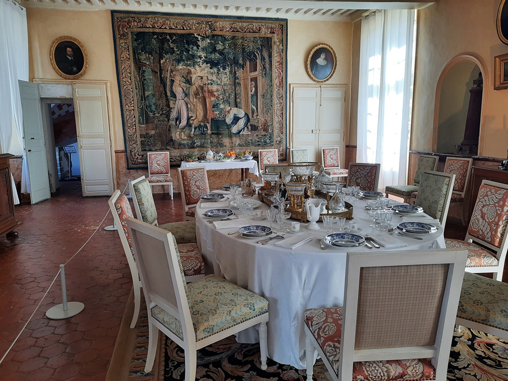 La salle à manger qui date du XVIIIe siècle, avant 1787 aucune pièce du château ne remplissait cette fonction