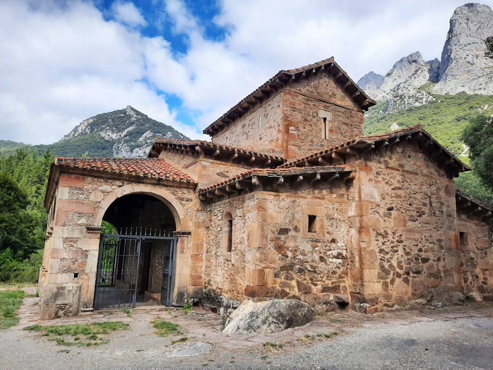L'église Santa Maria de Lebeña