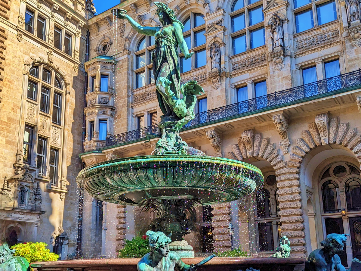 DER HYGIA-BRUNNEN UND DAS HAMBURGER RATHAUS