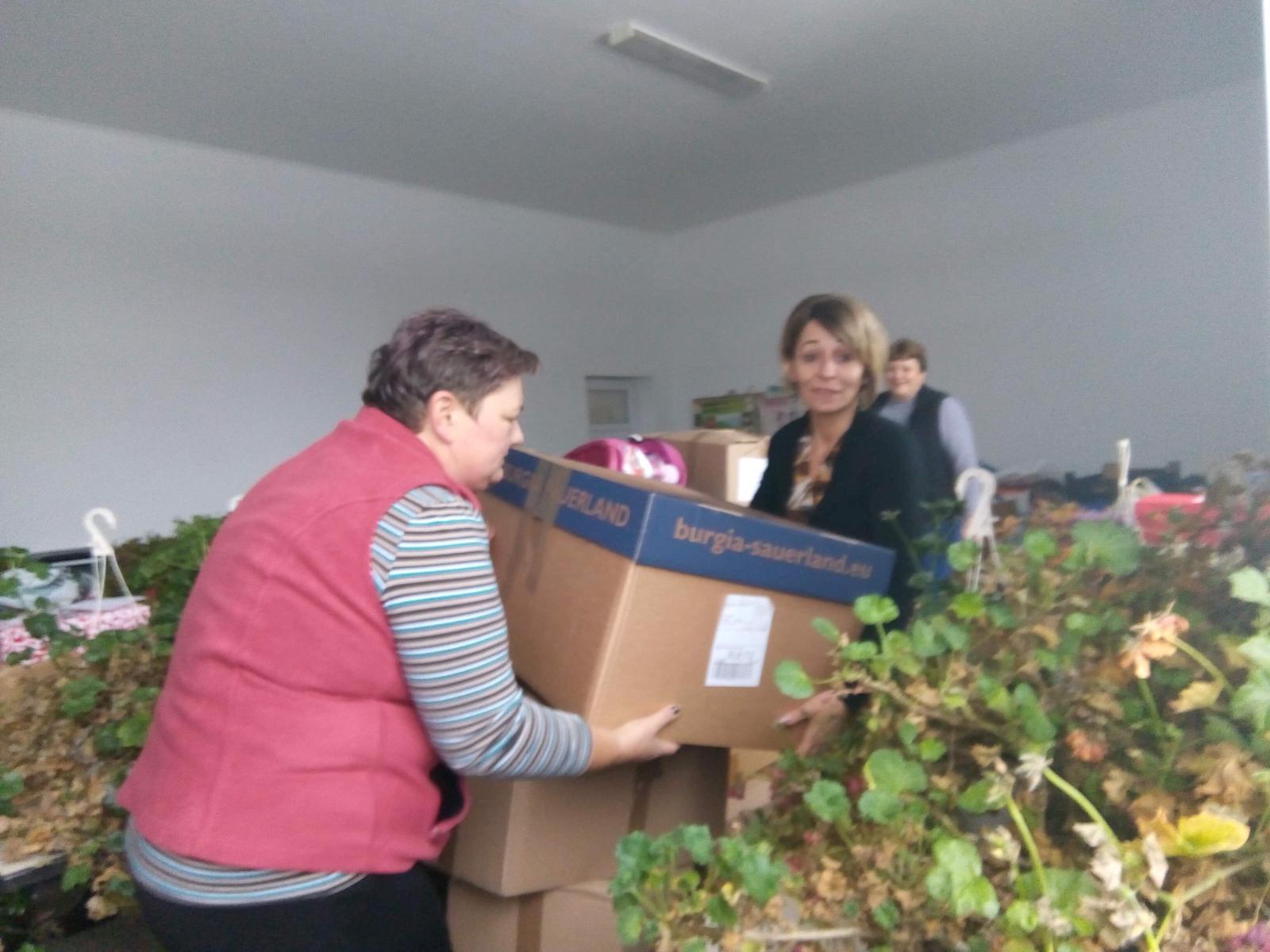 Ankunft der Pakete in Curtuiseni