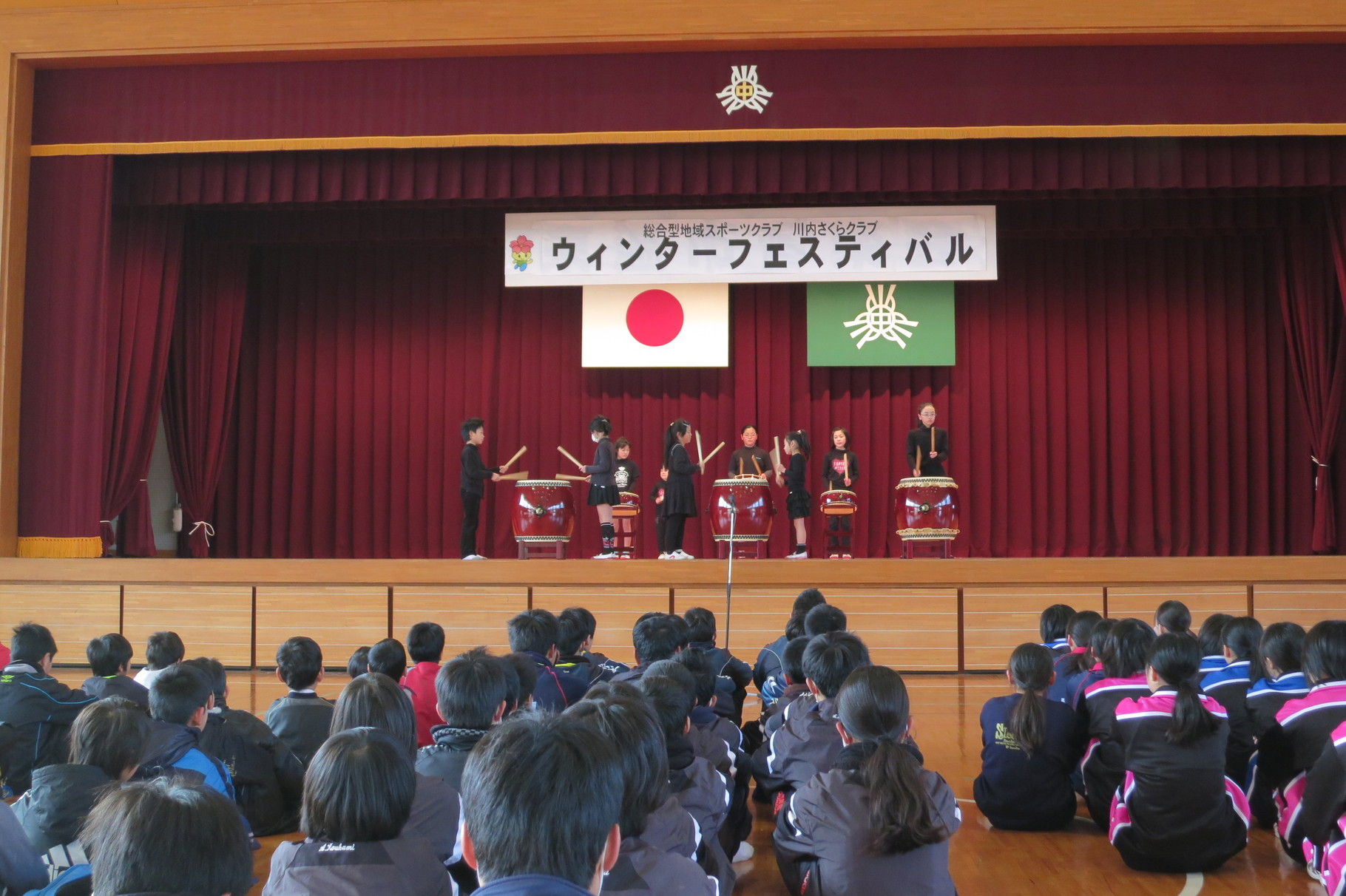 さくらクラブ太鼓教室のみなさんによる太鼓演奏披露