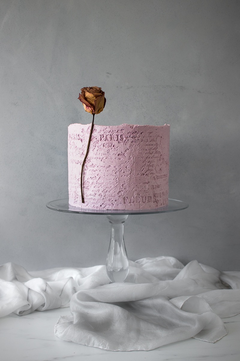 Torte mit Kalligraphie (Foto: Süße Poesie)