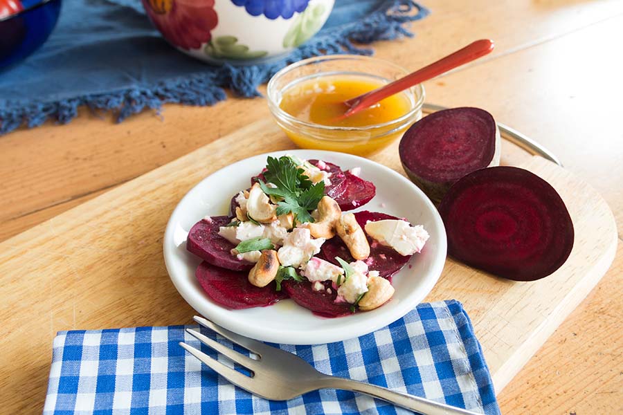 Rote Beete Carpaccio mit Fetakäse