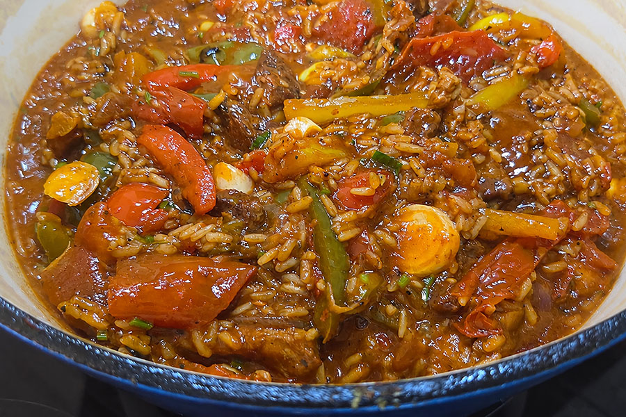 Herzhaftes Reisfleisch mit Schweinenacken