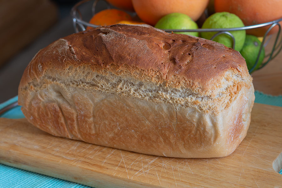 Einfaches Kastenweißbrot backen