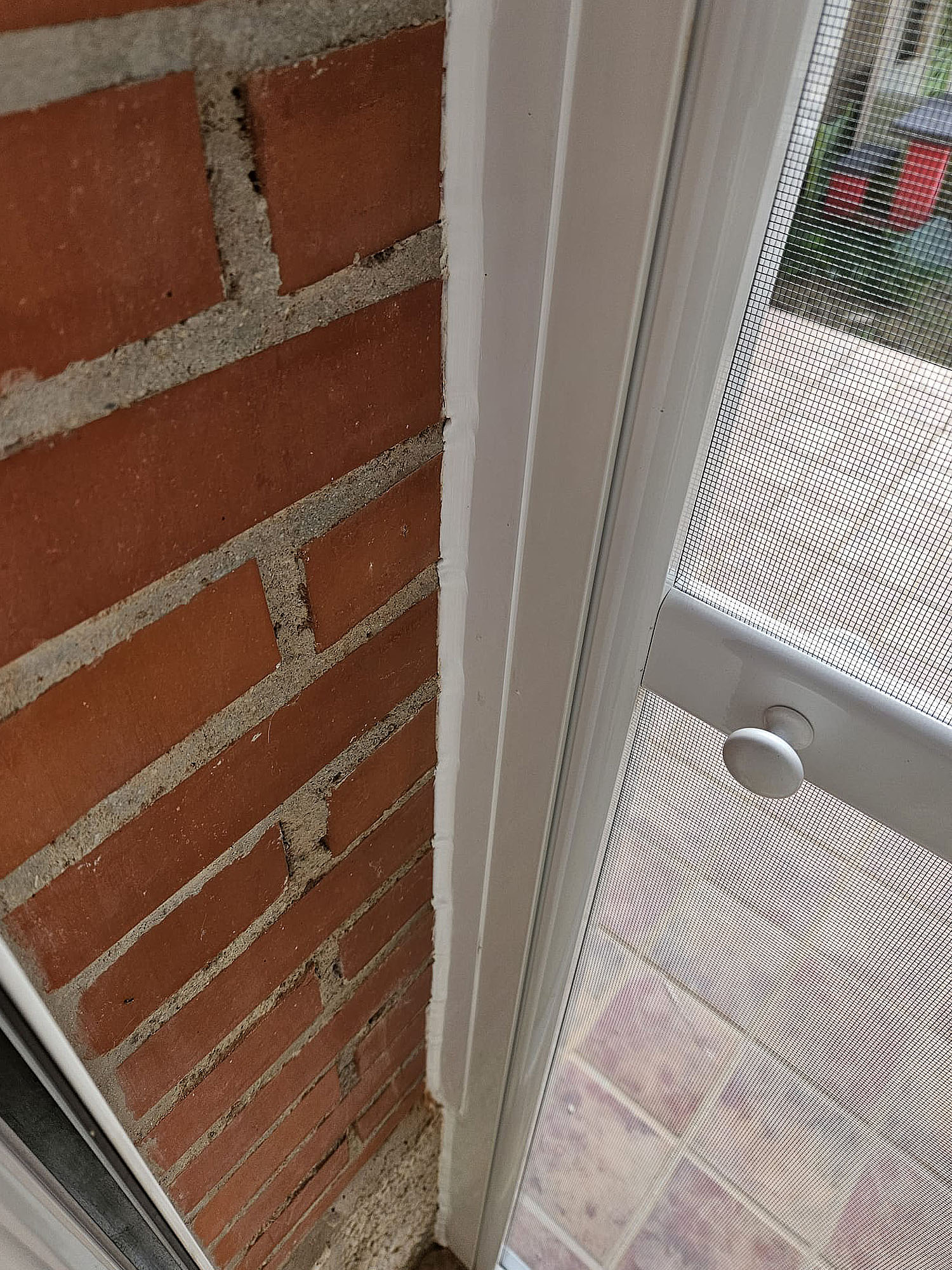 Travesaños para mosquiteras abatibles de puerta