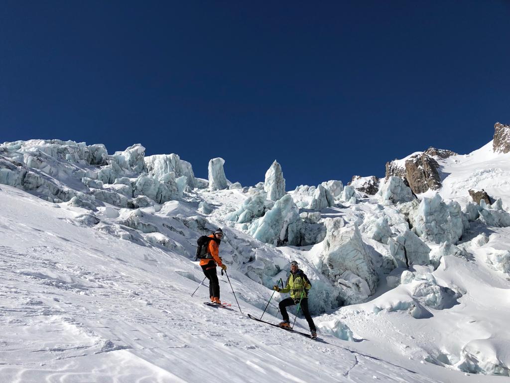 Dans la descente de la Vallée Noire, près des séracs