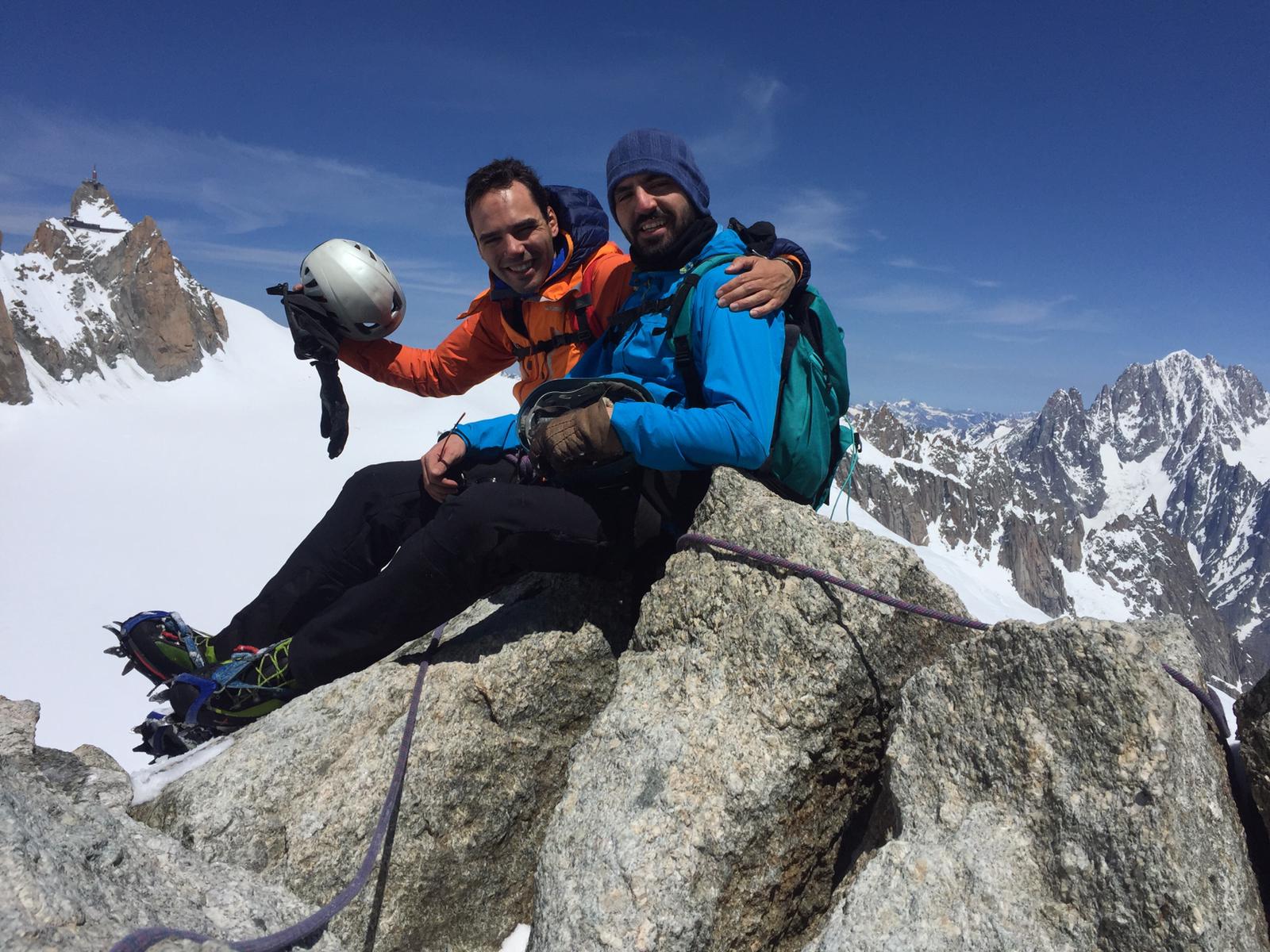 Alex et Raph au sommet de la Pointe Lachenal. Bravo !