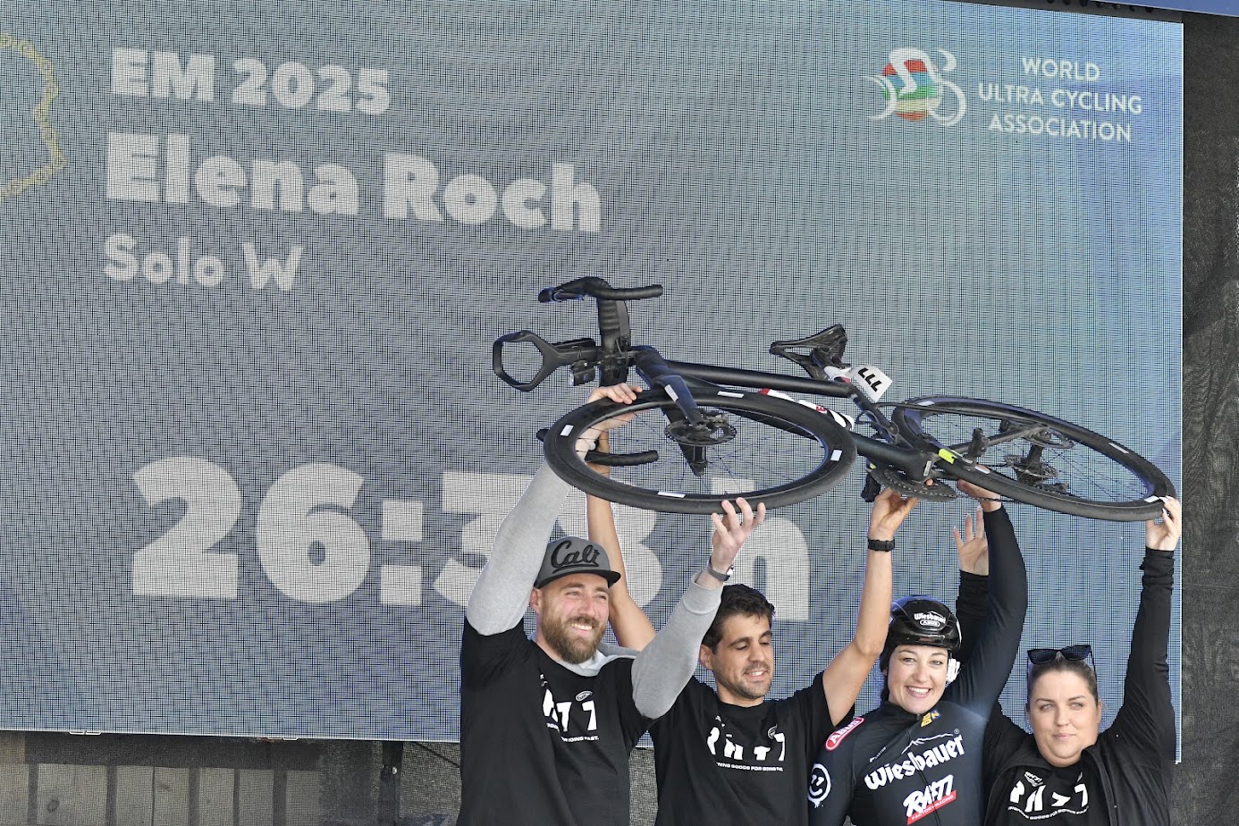 Elena Roch kürt sich zur Ultracycling-Europameisterin