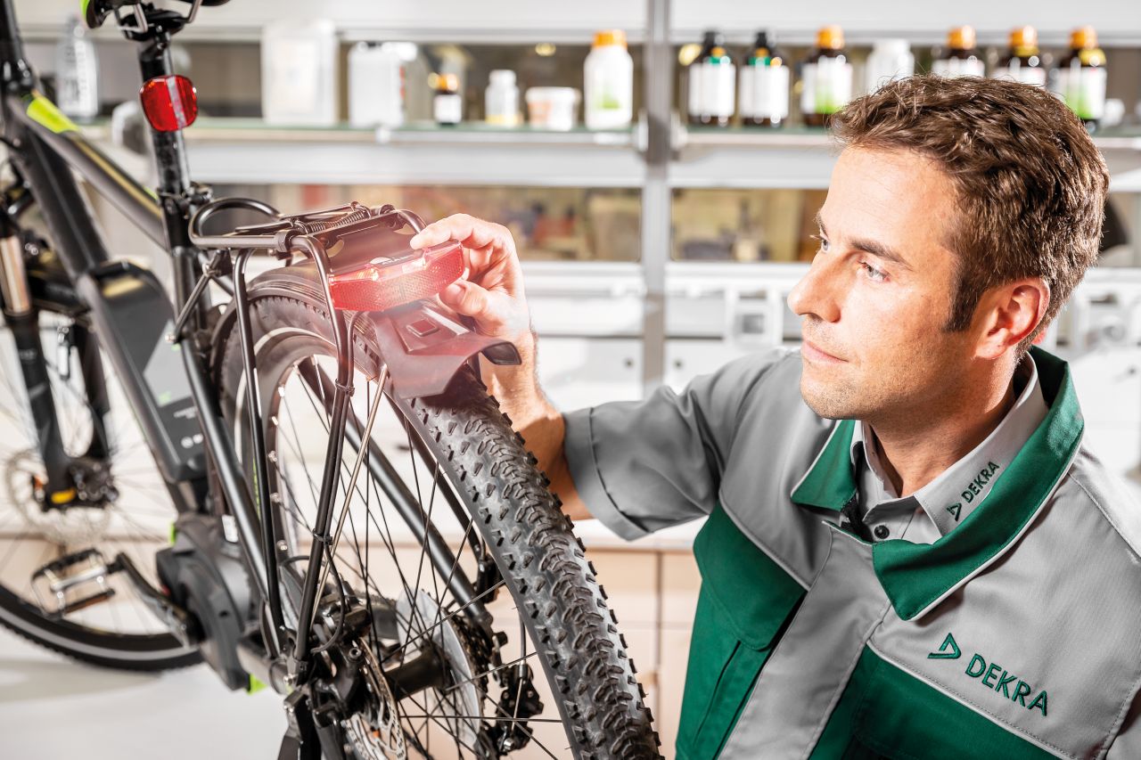 DEKRA Servicetipp: Fahrrad und Pedelec ausmotten