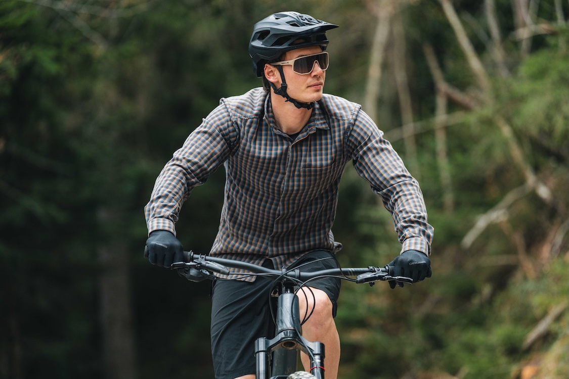 Farik Light: Der Multisport-Handschuh von KinetiXx für Rad, Stöcke und Skates
