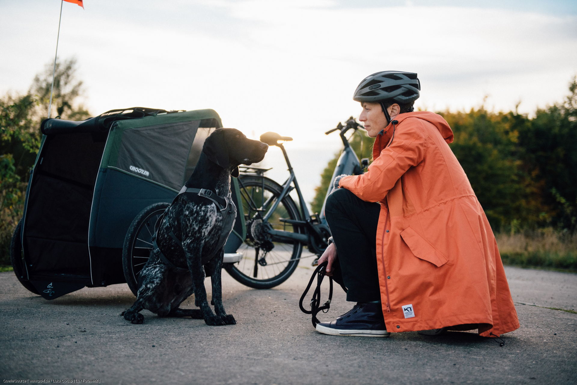 Mit Hund und Fahrrad unterwegs