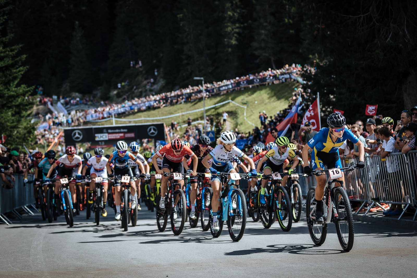 Erste Entscheidungen bereits beim Weltcup in Lenzerheide möglich: Historische Leistung bei den Bike Kingdom Games?