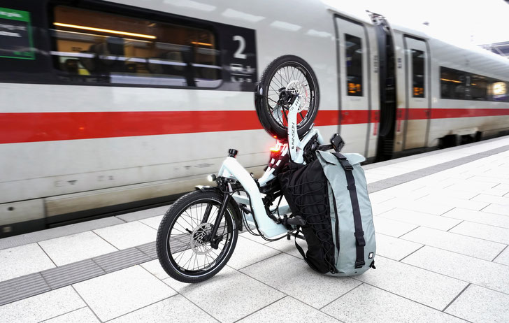 Mit-den-long-john-e-cargobike-modellen-urbanox-und-urbanox-mini-bietet-das-hamburger-mobilitäts-startup-eine-einzigartige-lösung-für-den-umweltfreundlichen-effizienten-transport ©