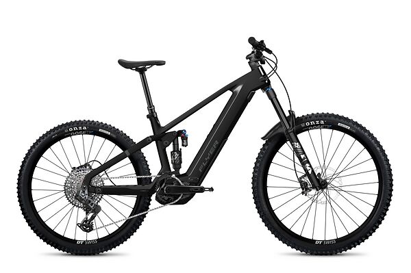 NEW FLYER Uproc EVO:X mit Mixed Wheel Konzept mit 29 Zoll Laufrad vorn und 27.5 Zoll hinten