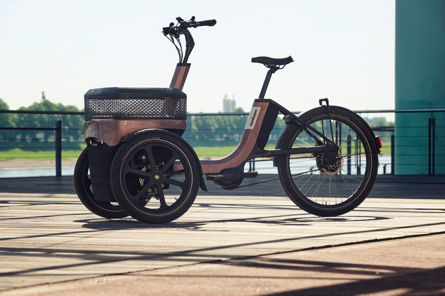 Spezialräder für neue Zielgruppen: BIKE&CO und van Raam gehen Partnerschaft ein