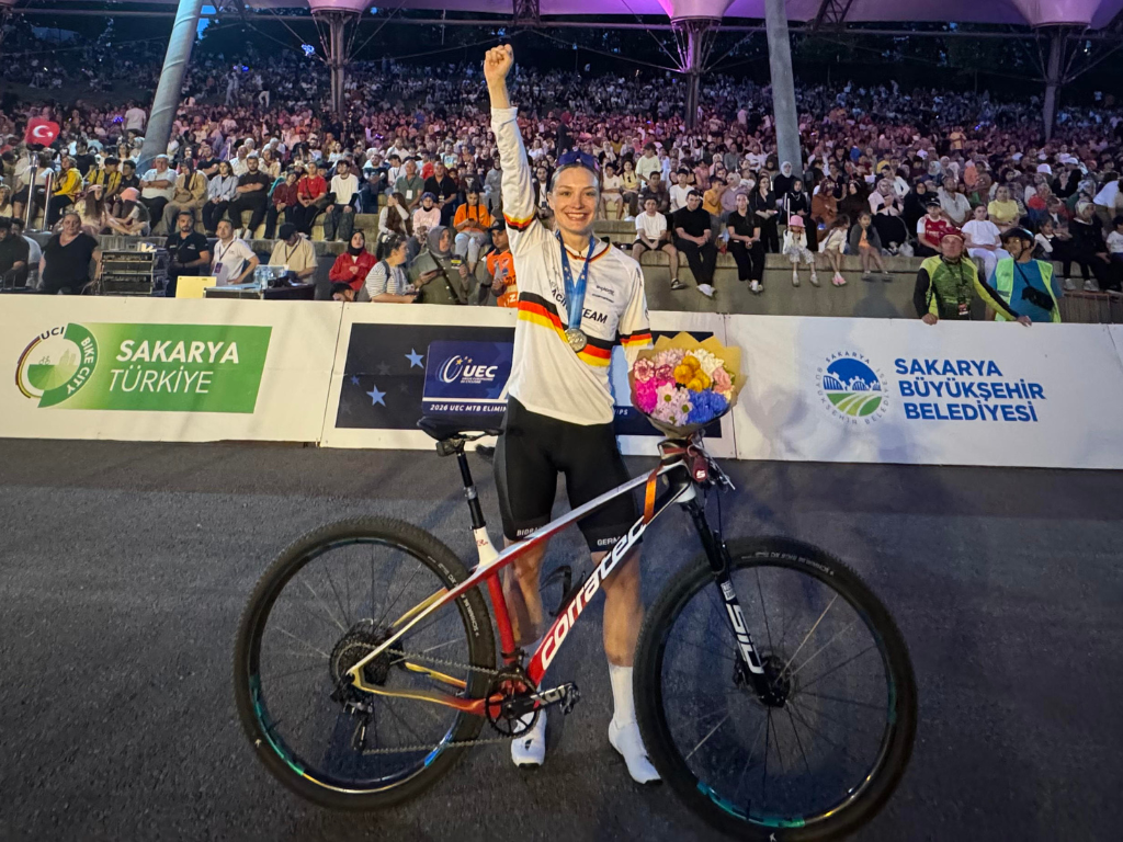 EM‑Silber für Marion Fromberger: corratec‑Fahrerin bestätigt Weltklasse in Sakarya