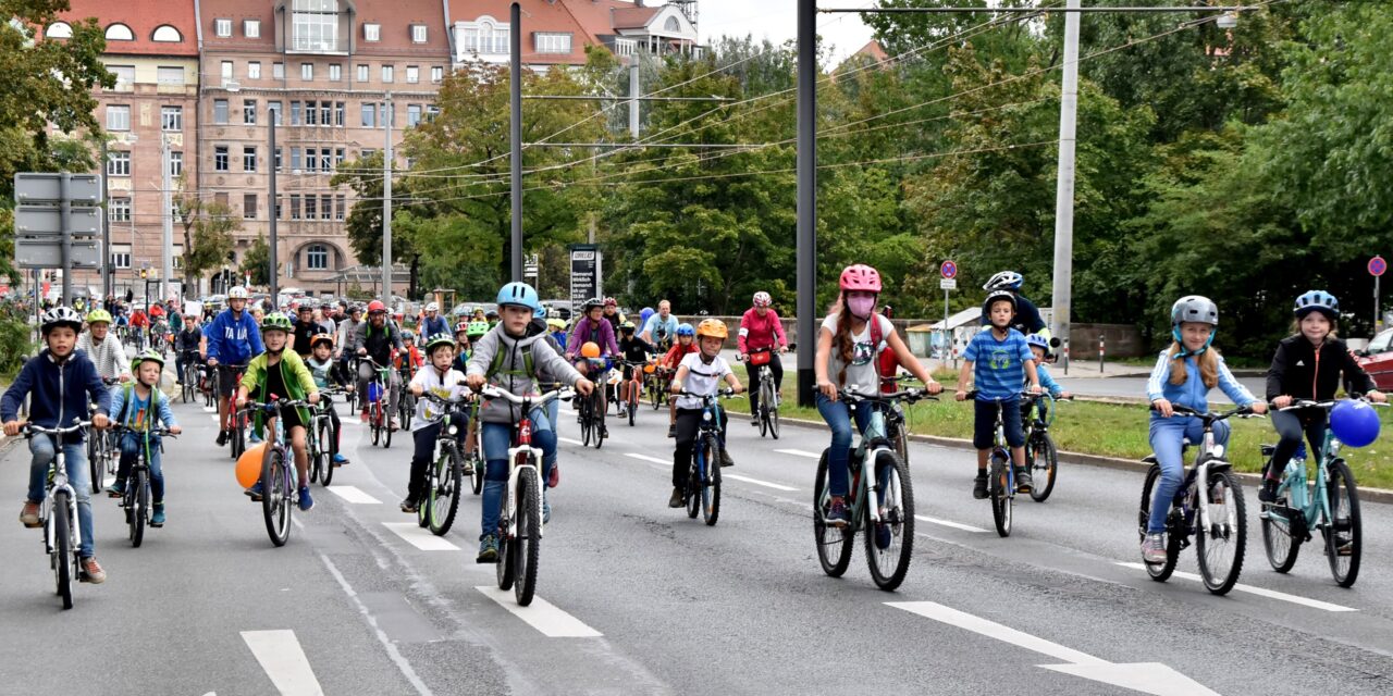 Kidical Mass: Große Kinder-Fahrraddemo in mehr als 200 Orten