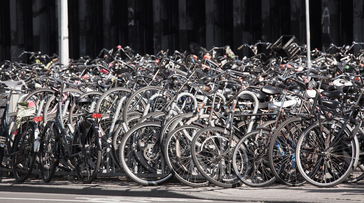 Rad und ÖPV besser vernetzt: Informationsstelle Fahrradparken wird ausgebaut