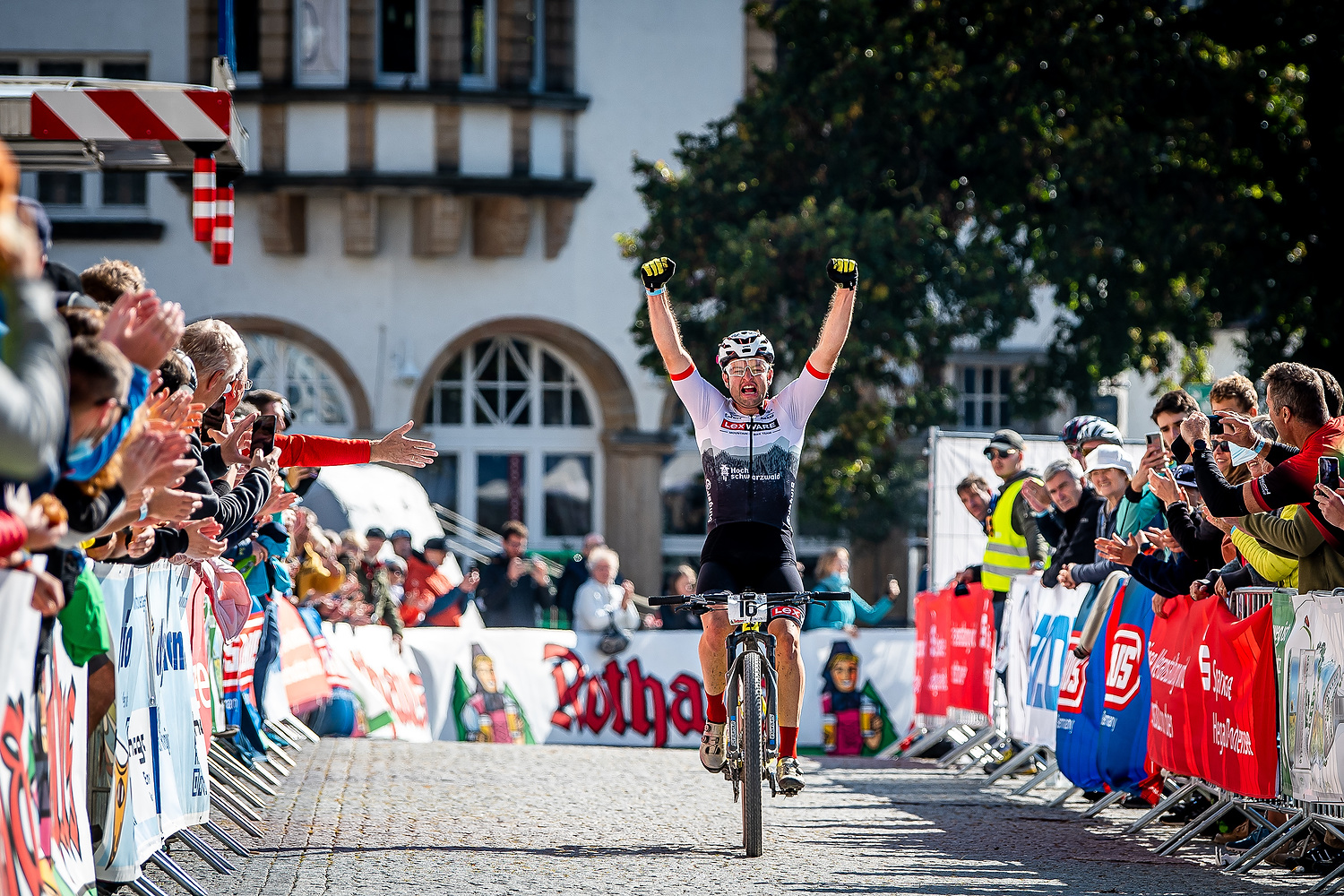Nadine Rieder und Luca Schwarzbauer - Deutsche Meister beim Rothaus Hegau Bike Marathon Singen