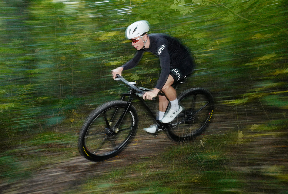 Der nächste Mega-Trend? Bike Ahead Composites präsentiert 32-Zoll-Hardtail-Prototyp