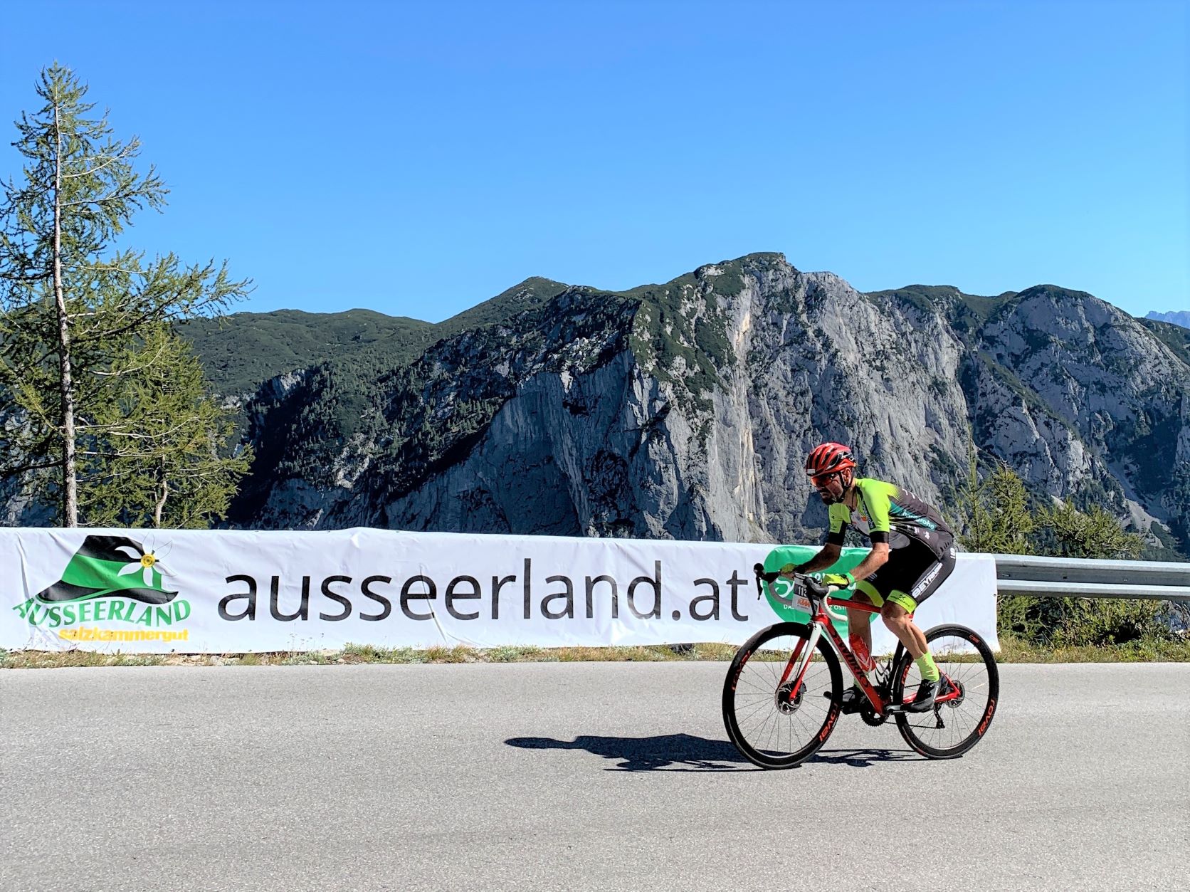 2. Bergzeitfahren am Loser bei prächtigem Herbstwetter:  Lukas Kaufmann wiederholt MTB-Sieg