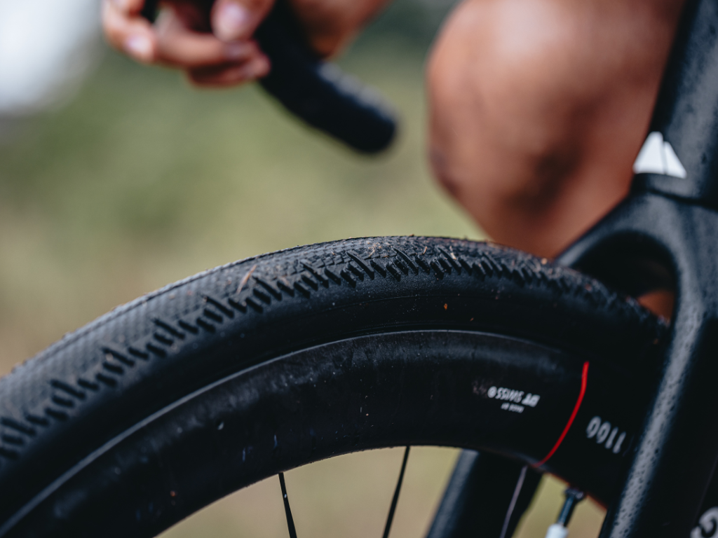 Breiter, robuster, vielseitiger: Schwalbe bringt neue 60-mm-Gravelreifen
