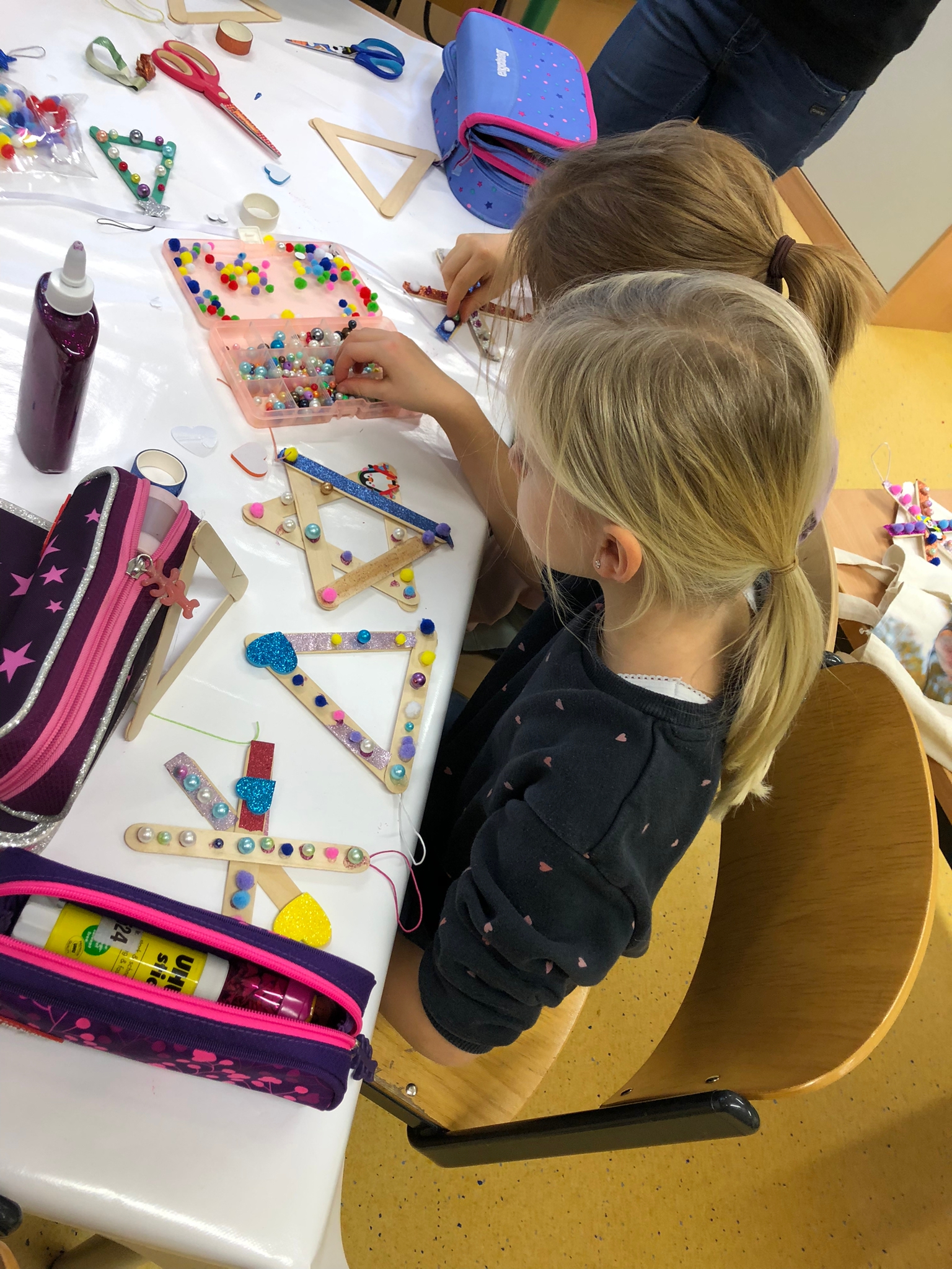 Basteltag in der 1. Klasse - Grundschule Rauhenebrach