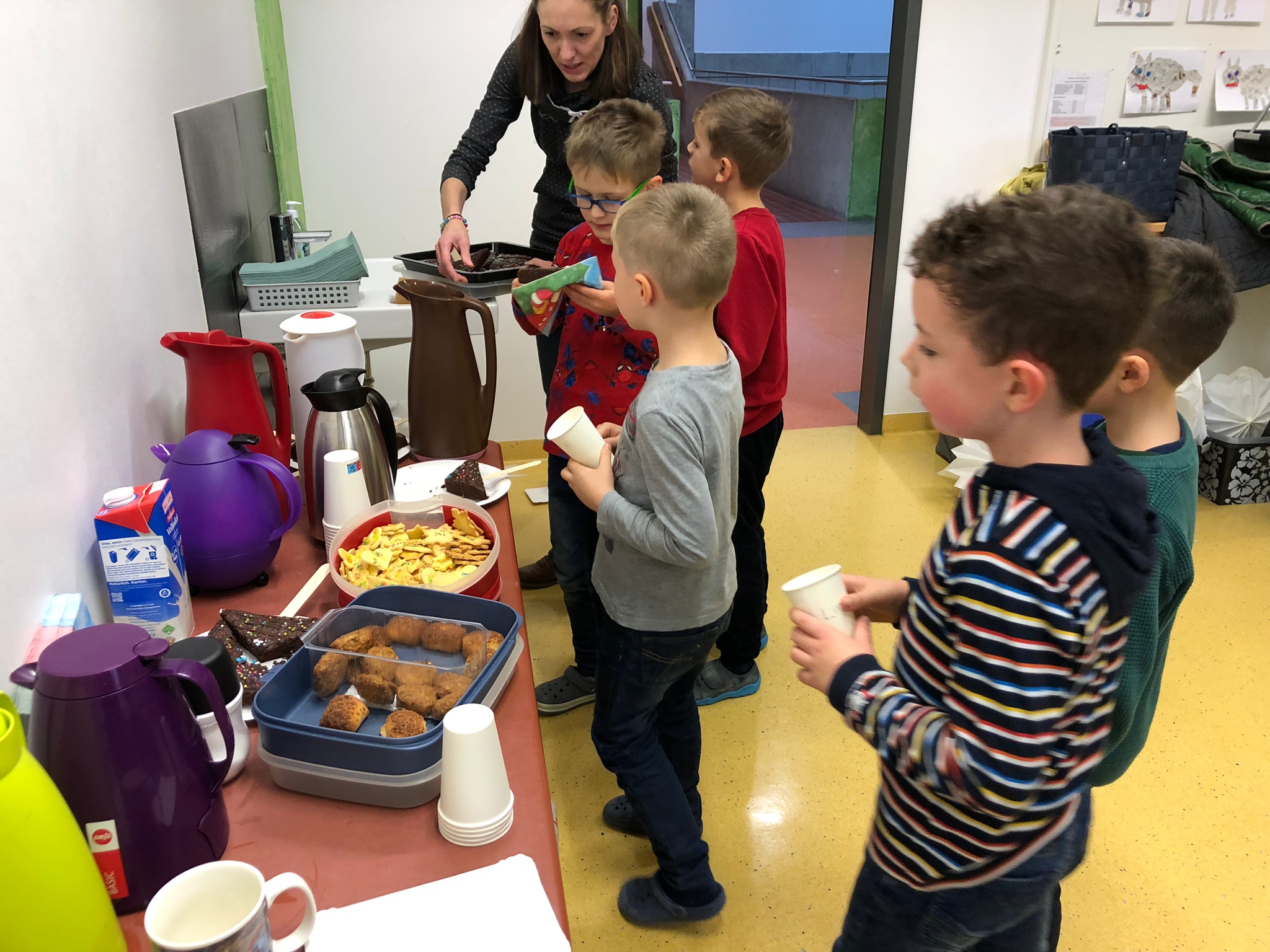 Basteltag in der 1. Klasse - Grundschule Rauhenebrach