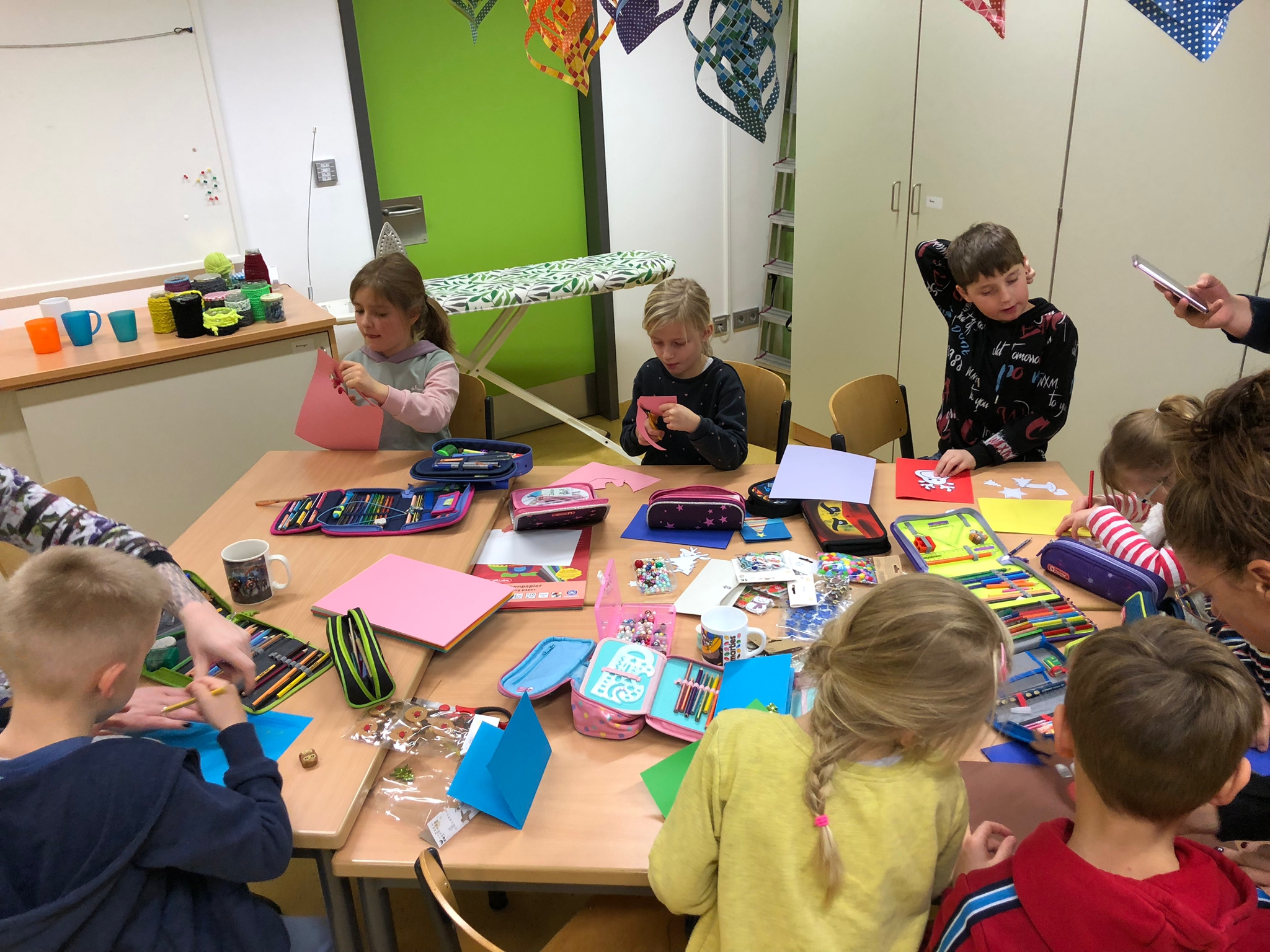 Basteltag in der 1. Klasse - Grundschule Rauhenebrach