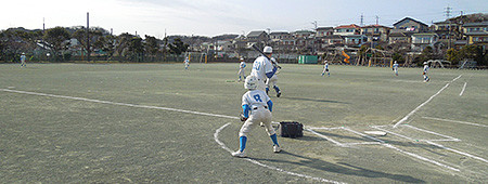 それにしてもバカでかかった荻野小のグランド