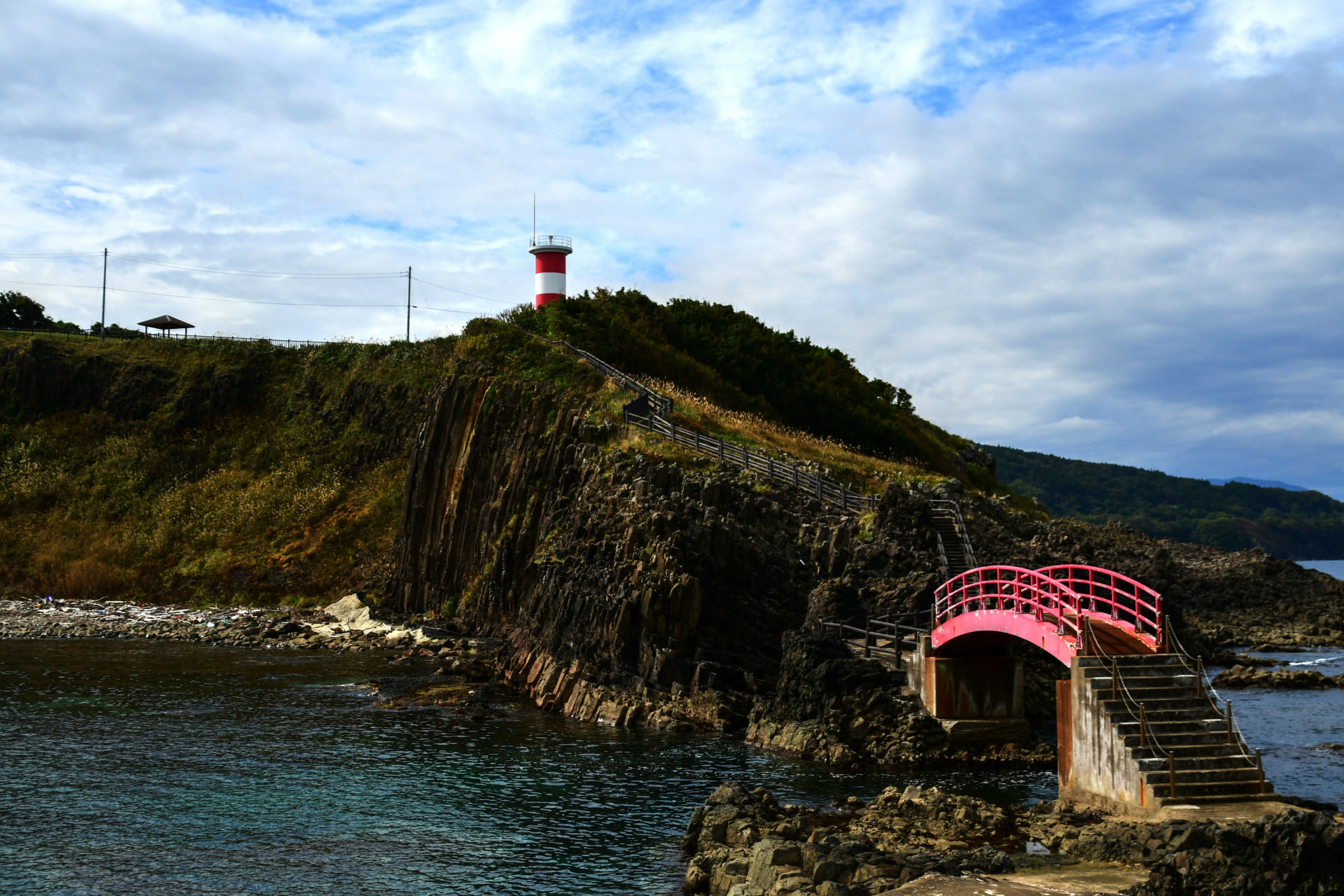 1503 高野埼灯台 (青森県)　天気が良かったので高野崎の太鼓橋に降りてみた。