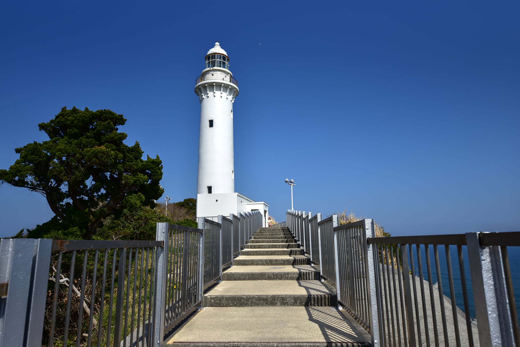 ゴール地点の1801 塩屋埼灯台 (福島県)　ここは福島県。犬吠埼灯台から7時間かけての到着でした。