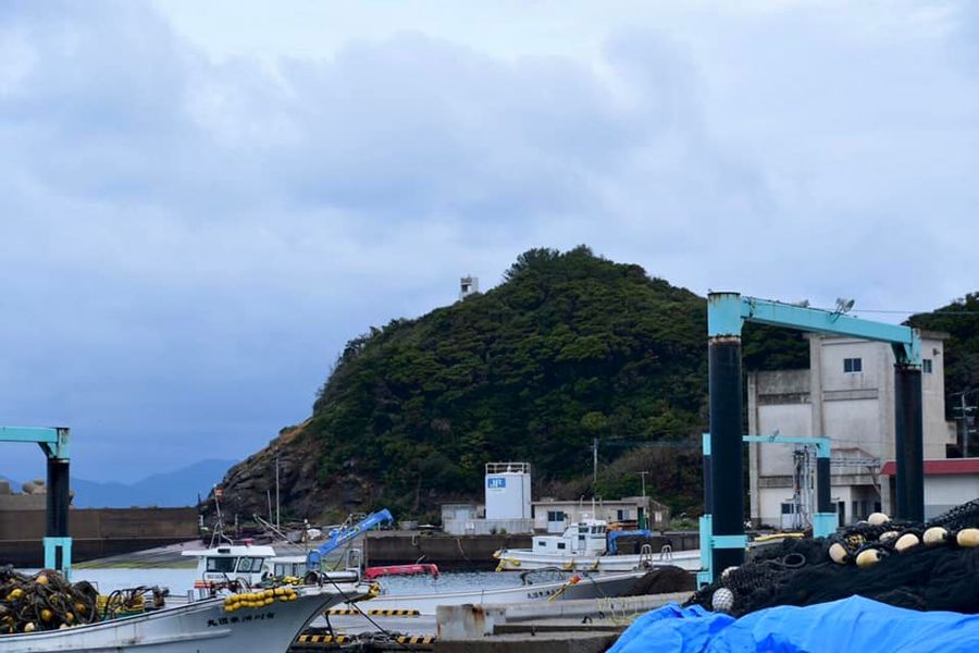 平串埼灯台 (長崎県/中通島)　朝の散歩でアプローチ　