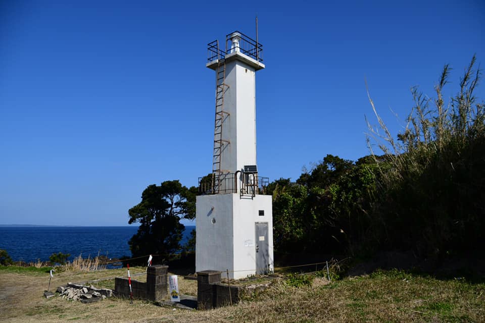 6909 種子住吉灯台 (鹿児島県)　こじんまりした灯台。